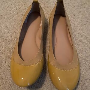 Flats- never worn!